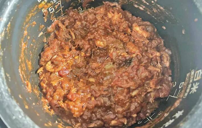 材料を炊飯器に入れるだけ！　スイッチ1つで作れるカレーに「いつもより好き」