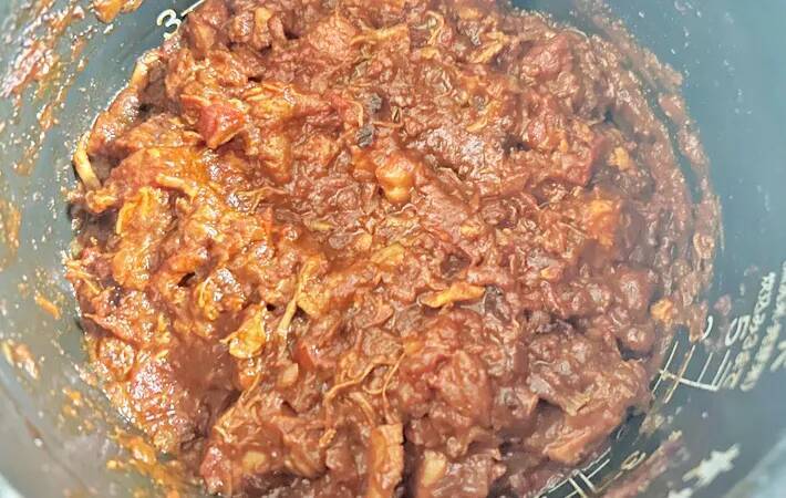 材料を炊飯器に入れるだけ！　スイッチ1つで作れるカレーに「いつもより好き」