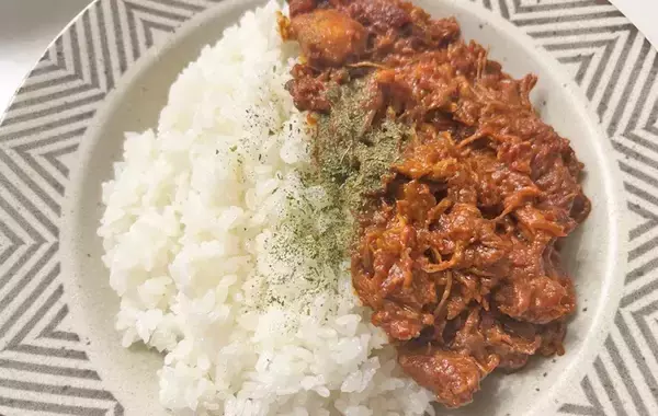 「材料を炊飯器に入れるだけ！　スイッチ1つで作れるカレーに「いつもより好き」」の画像