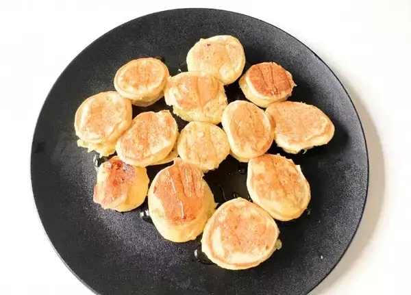 「4歳の娘が無言で爆食い！小さなパンケーキの中に仕込んだのは…」の画像