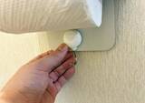 「ブックエンドをホルダーの『つけ根』に差し込むと快適　狭いトイレが見違える裏技とは」の画像8