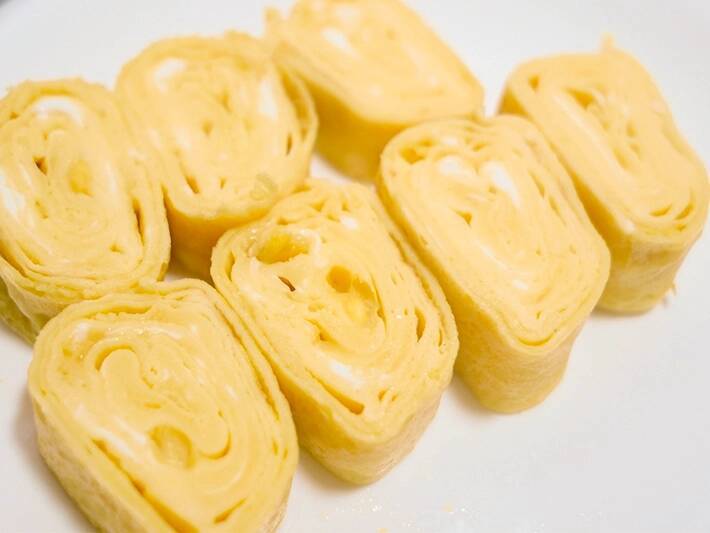 調味料使いません！　玉子焼きに、余ってた『スープの素１袋』を入れただけで…？