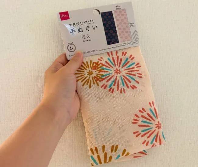 好きな柄の『手ぬぐい』を折るだけで？　棚に馴染む小物入れに変わった