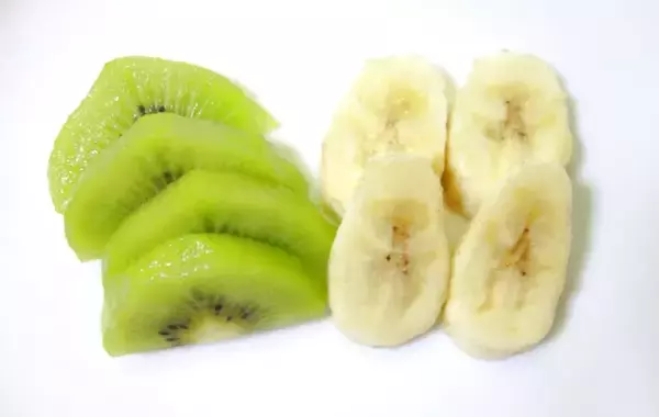 「【砂糖ゼロ】巻くだけで驚きのモチモチ感！　夏に食べたい新感覚スイーツ【レシピ】」の画像