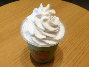 スタバの紙袋をチョキチョキ　変身した『便利なアイテム』に「その手があったか」【紙の活用法4選】
