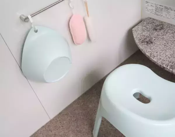 「風呂イスを『浮かせた結果』に驚き！　収納の見直しで「清潔になった」「ラクになった」」の画像