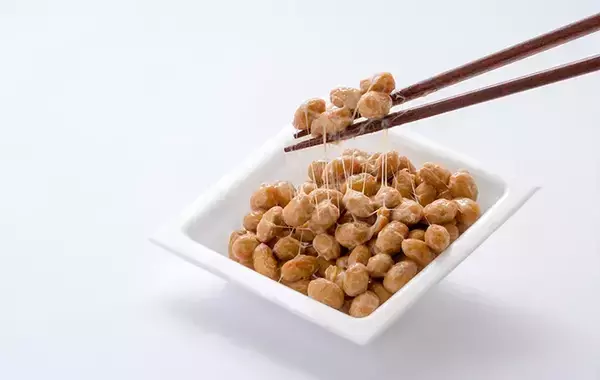 「納豆のタレは先？後？　混ぜる順番で変わる『違い』とは」の画像