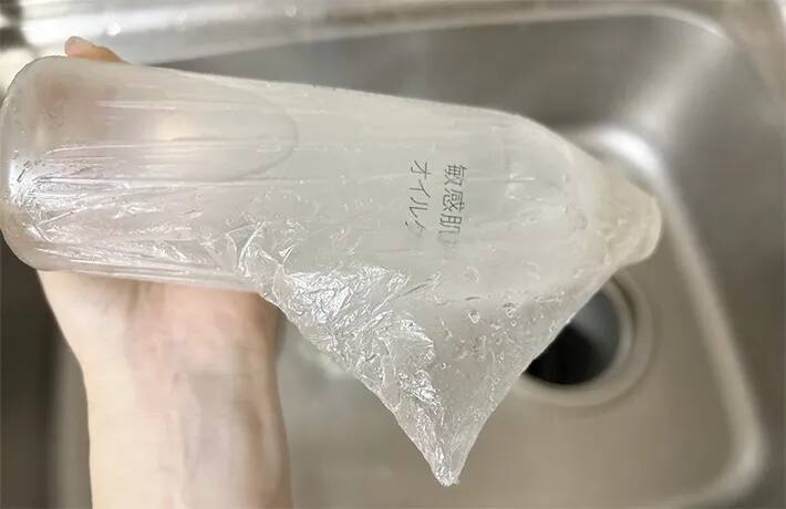 「かなりスッキリした」　“空ボトル”が排水口掃除で大活躍