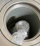 「「かなりスッキリした」　“空ボトル”が排水口掃除で大活躍」の画像6