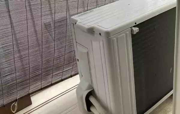 「エアコンの室外機、上に物置いてない？　ダイキンが教える電気代節約のポイント」の画像