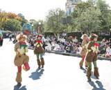 「【感想】ディズニーランドの新クリスマスパレード　フロートに書かれた文字を読んでみると…」の画像10