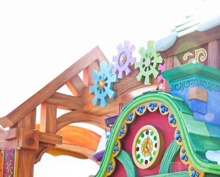 【感想】ディズニーランドの新クリスマスパレード　フロートに書かれた文字を読んでみると…