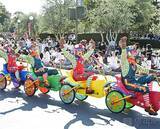 「【感想】ディズニーランドの新クリスマスパレード　フロートに書かれた文字を読んでみると…」の画像6