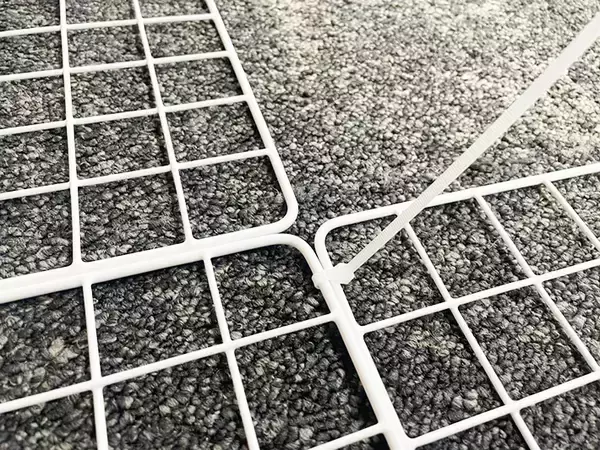 「100均のワイヤーネット　使い道に「これはいい」「既製品買わなくて済んだ」【簡単DIY】」の画像