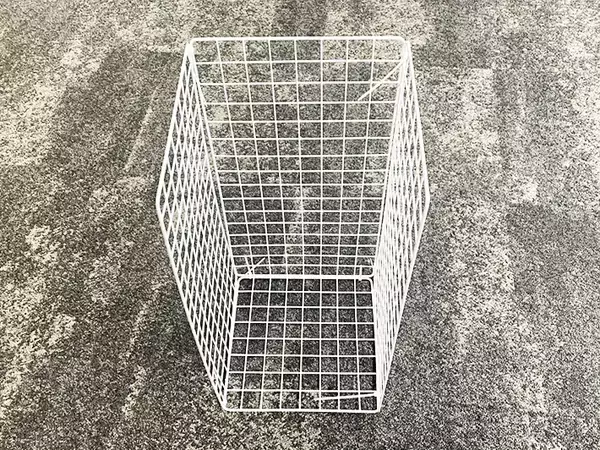 「100均のワイヤーネット　使い道に「これはいい」「既製品買わなくて済んだ」【簡単DIY】」の画像