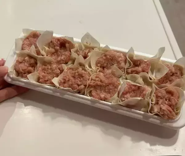 「「シュウマイは手で包みません」　きれいに仕上げる裏技が時短で最高！」の画像