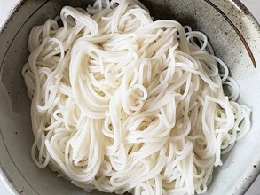 そうめんのつゆに『鍋の素』がちょうどいい！『冷やし坦々つけ麺』に「夜ご飯もこれで」