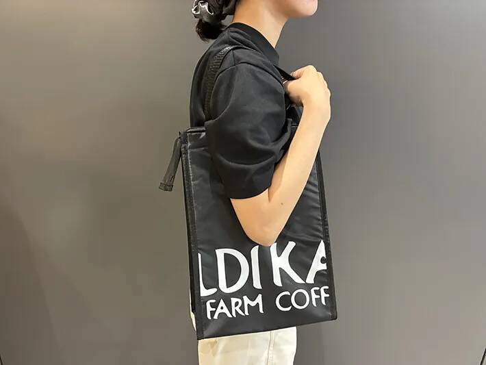 夏にカルディで見つけた『保冷バッグ』　620円と思えないほど「優秀！」