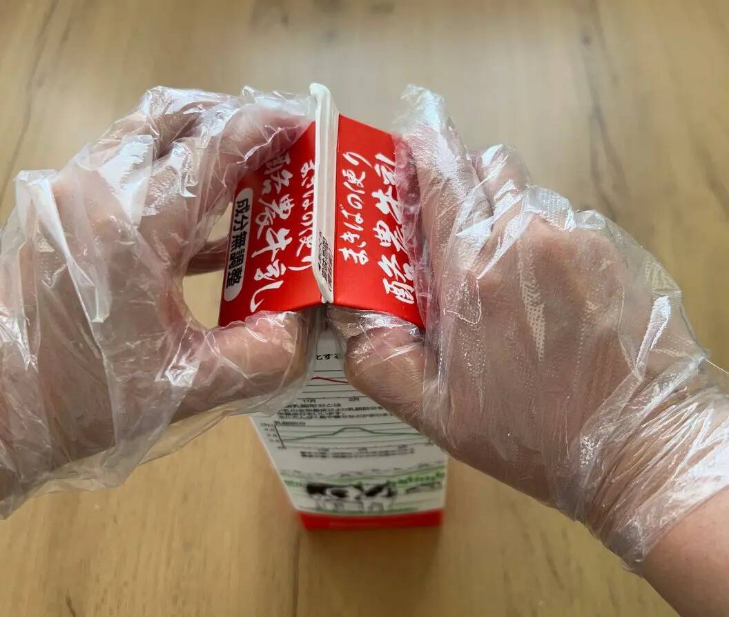 「牛乳パックは無理に開けません」　スッと開く裏技に「今まで何だったの」「ウソみたい！」