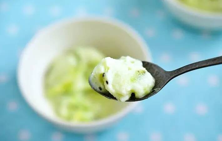 キウイ2個をジッパー袋でつぶして…　管理栄養士が試した「栄養アップの簡単おやつ」