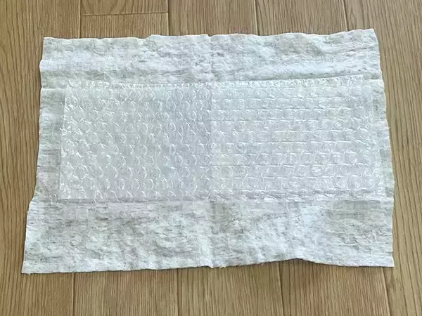 「余った気泡緩衝材、捨てないで！　掃除をラクにする活用法に「いいこと知れた！」」の画像