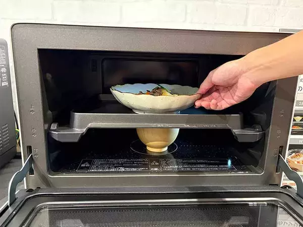 「冷凍ひき肉をレンジに入れて…　驚くほどムラなく解凍できる『秘密』って？」の画像