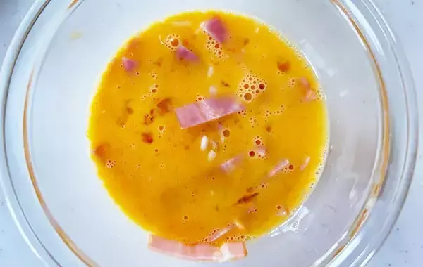 「ピーマンと卵をトースターで…　できた簡単おかずに「最高のおかず」「主役級に映える」」の画像