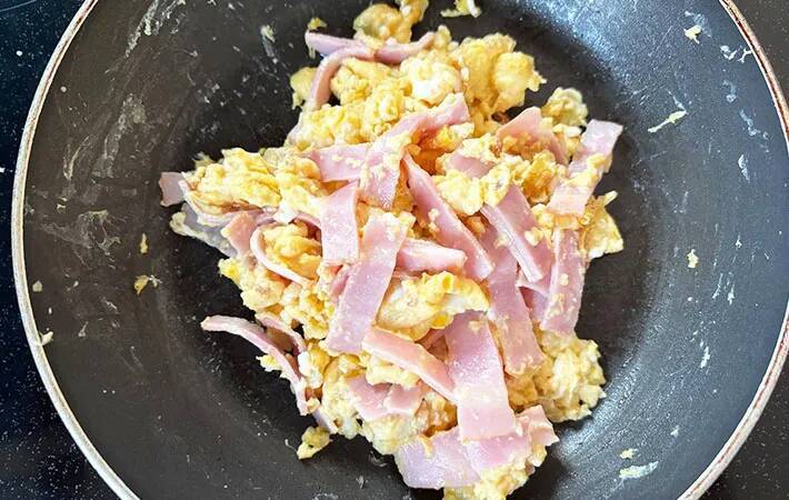 ピーマンと卵をトースターで…　できた簡単おかずに「最高のおかず」「主役級に映える」