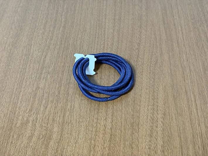 食パンの留め具を机に貼って…　意外な活用法で『プチストレス』を解消