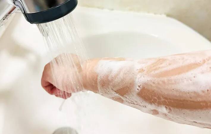 その洗い方、日焼け止めが残ったままかも？　花王に聞いた正しい落とし方