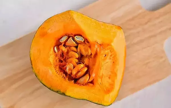 「ホットケーキミックスと混ぜたのは…？　旬の食材に「きれい！」「優しい甘さ」【カボチャレシピ】」の画像