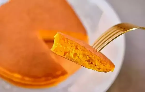 「ホットケーキミックスと混ぜたのは…？　旬の食材に「きれい！」「優しい甘さ」【カボチャレシピ】」の画像