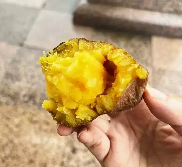 「台湾のコンビニ焼き芋が本気すぎる　現地セブンで売っていたので食べてみると？「ただものじゃない」」の画像