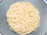 「そうめん3束ペロリ！　めんつゆだけじゃない食べ方に「箸が止まらない」【簡単アレンジ】」の画像1