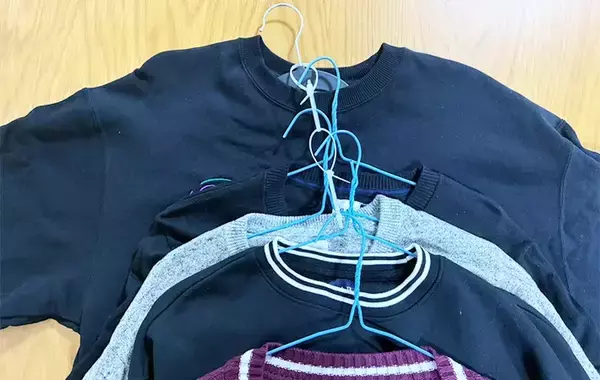 「【収納術】ダイソーで買った結束バンド　輪っかにしてつなげると…「え、すごい！」「とても助かる」」の画像