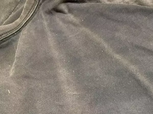 「黒い服、すぐに捨てなくて済む！　色あせを防ぐ“3つのコツ”【洗濯のプロ解説】」の画像