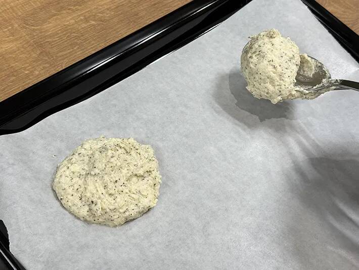 ホットケーキミックスに豆腐を混ぜて…　オーブンで焼いてできたのは？