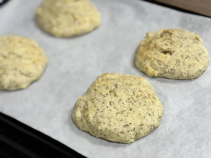 ホットケーキミックスに豆腐を混ぜて…　オーブンで焼いてできたのは？