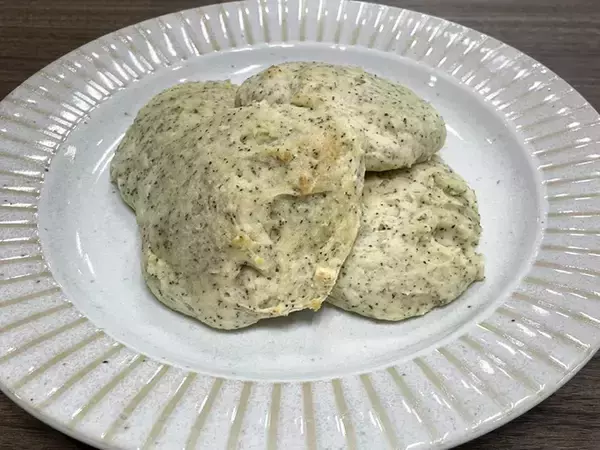 「ホットケーキミックスに豆腐を混ぜて…　オーブンで焼いてできたのは？」の画像