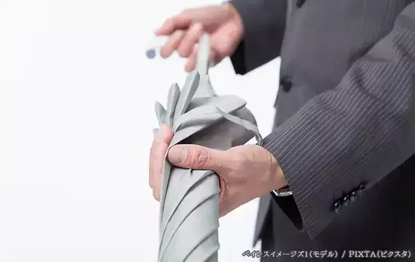 「濡れた傘、パタパタするの待った！　プロが教える『乾かし方の正解』」の画像