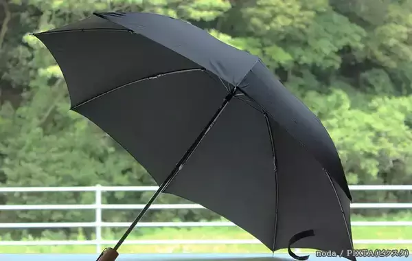 「濡れた傘、パタパタするの待った！　プロが教える『乾かし方の正解』」の画像