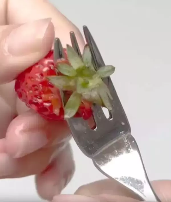 「ジャガイモに『１周』切り目を入れると…　ゆでた後の変化に「これ最高」「今度からコレ」」の画像