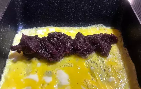 「ぱっと見、いつもの玉子焼き　まさかの具材に「子供が大喜び！」」の画像