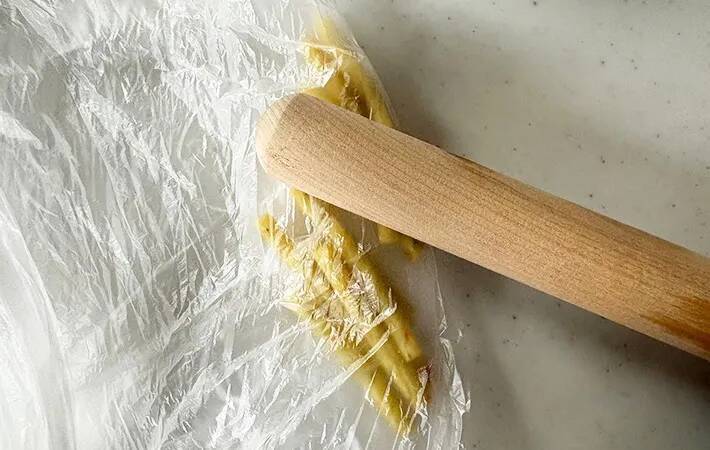 玉子焼きに『10本』砕いて入れてみて！　思春期息子にウケた「ひらめきアレンジ」