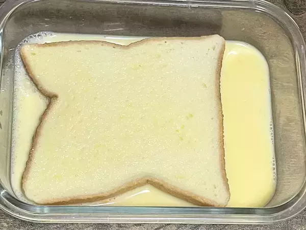 「フレンチトーストの隠し味は『カンロ飴』！？　アレンジに「なんてきれいなんだ」「あっという間に完食」」の画像
