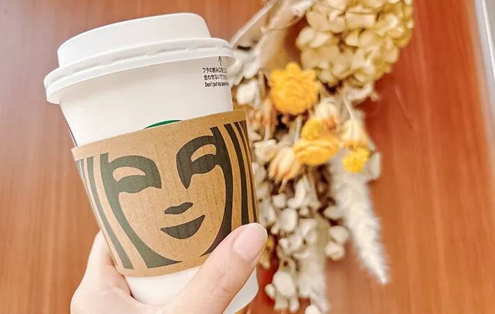 ホットでついてくる『スタバのスリーブ』　飲み終えた後の使い道に「何枚でもほしい」