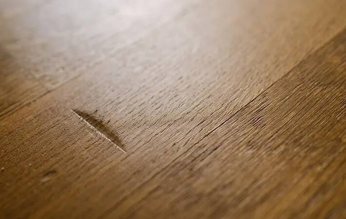 フローリングのへこみや傷、自分で直していい？　メーカーに聞いた注意点