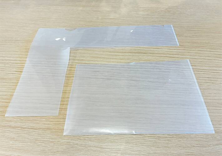 カバンの中でぐちゃぐちゃになるコード　不要なクリアファイルを活用すれば？「マジで感動！」