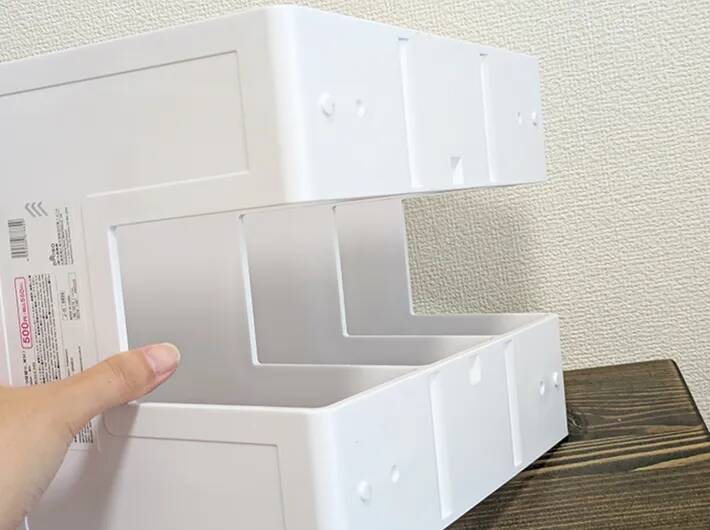 ダイソーの「ブックエンド」がやっぱり優秀！　本を立てない使い方に「家中が片づいた」