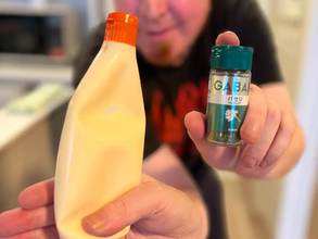マヨネーズを『大さじ1杯』使って！　アメリカで定番のドレッシングを作る方法